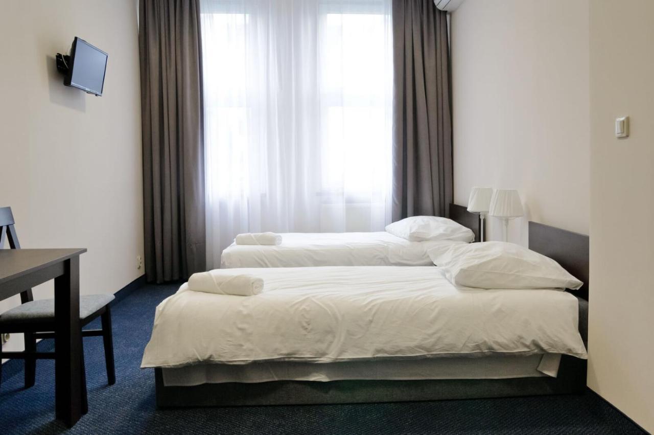 Baza Hotelowa Bobrowiecka 9 وارسو المظهر الخارجي الصورة